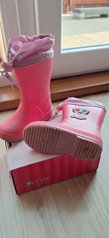 Dievcenske gumaky, 23