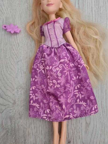 Barbie zlatovláska,