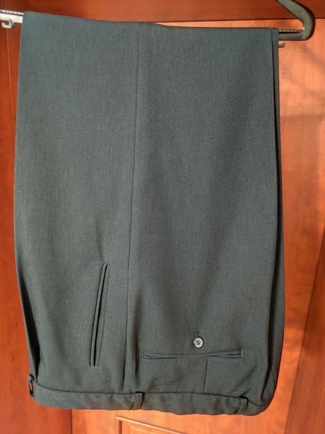 Čierny pánsky oblek s vestou, 54