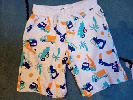 Nové kratasy, sinsay,134