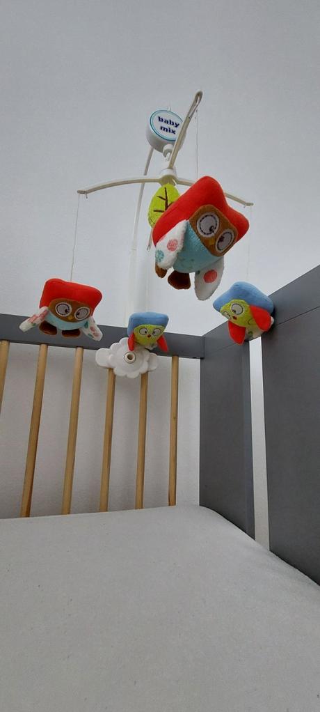 Kolotoč a prebaľovacia podložka sovy, 