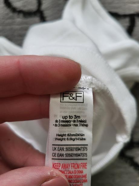 Body tielko + doporučené poštovné, f&f,62