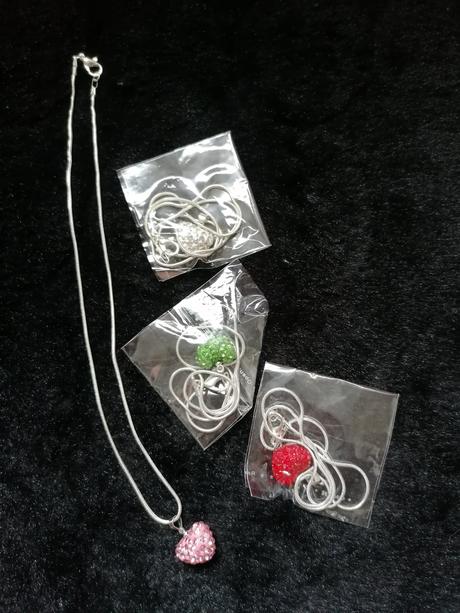 Retiazka,hodinky, náramky,náušnice,šperky, 