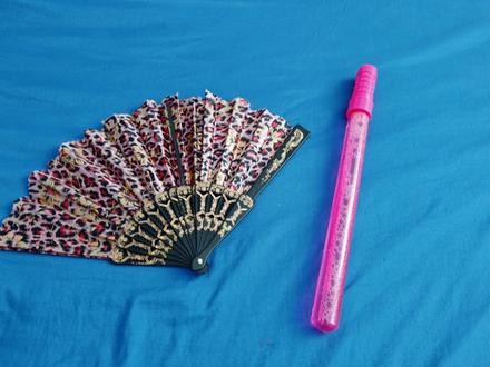 Bublifuk veľký +vejar darujem k nemu, 