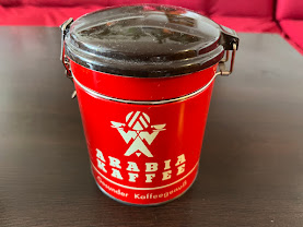 Predám retro plechová dóza na kávu od značky arabi,
