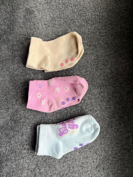 Protišmykové ponožky, 22