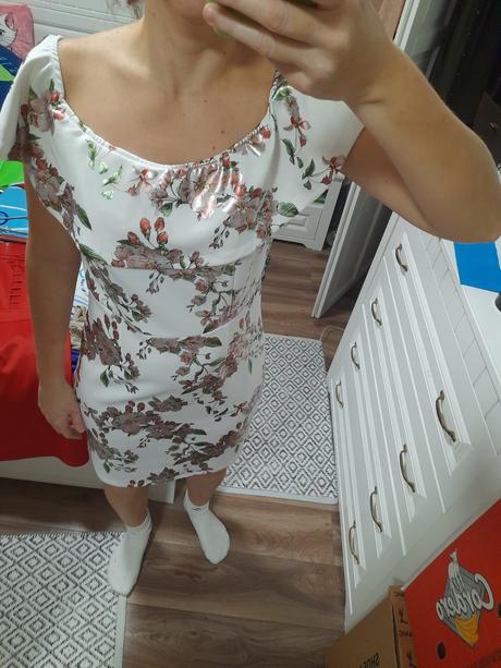 Kvetovane saty, gate,l