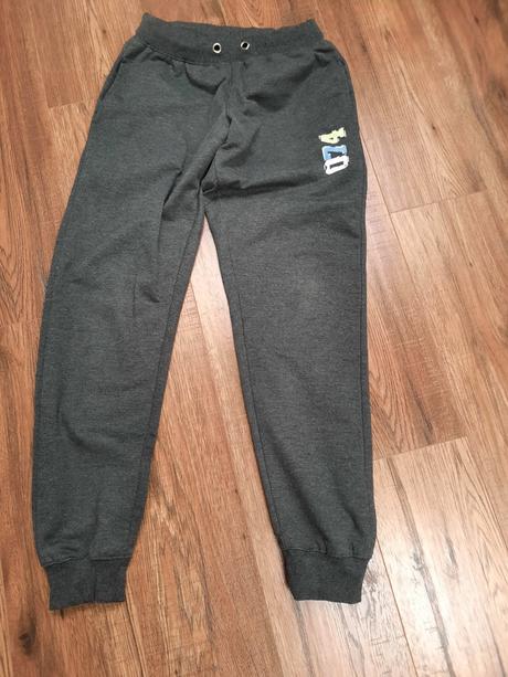 Teplakova suprava, lewro,152