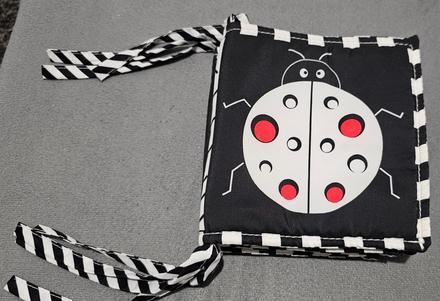 Kontrastná senzorická knižka lienka - chránič, 