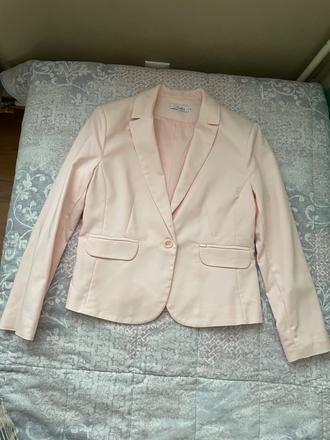 Ružové sako, 42