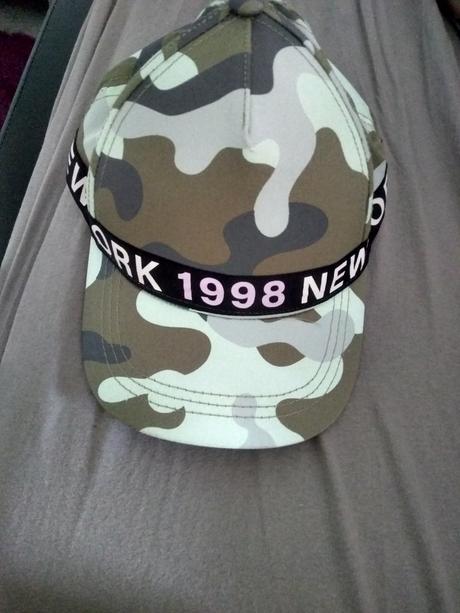 Dievčenská šiltovka 134/176, chapter young