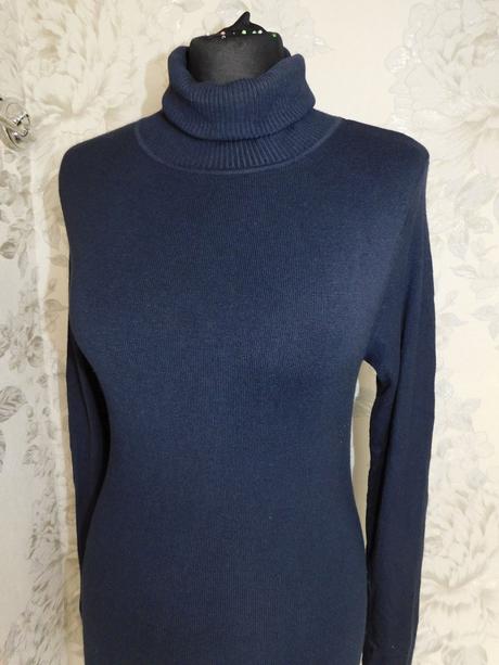 Pekne rolakovane šaty, 36