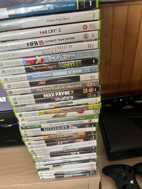 Xbox 360 + 4 originálne ovládače + kinect + 33hier, 
