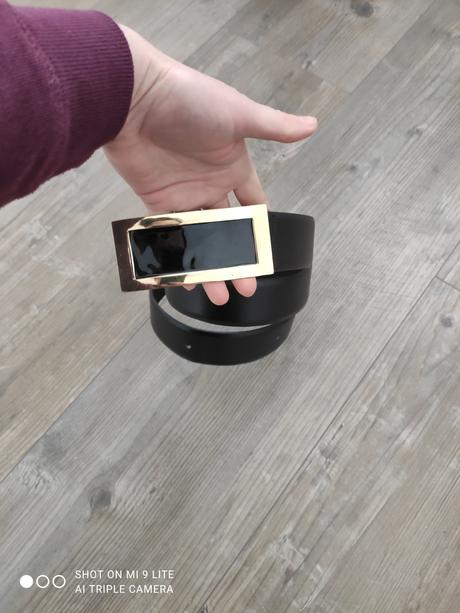 Opasok cierno-zlaty, 