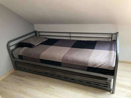 Ikea rozkladacia kovová posteľ, šírka (cm): 90,dĺžka (cm): 200