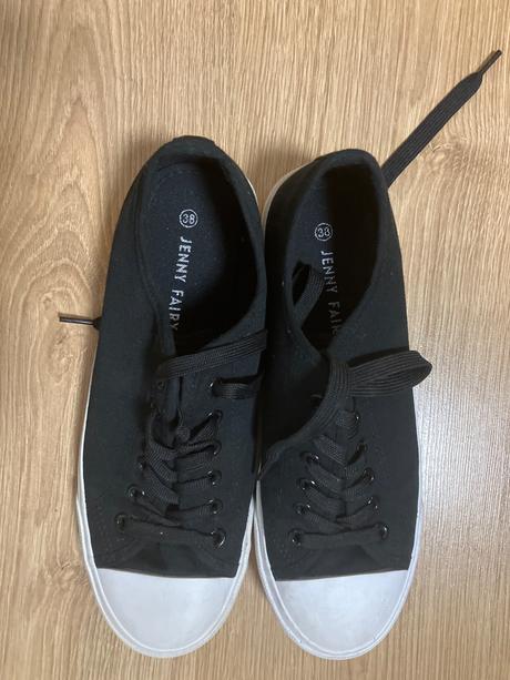 Platené tenisky, 38