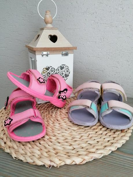 Sandalky 27-28    2 ks, 28