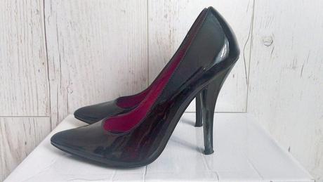 Čierne lodičky, 36