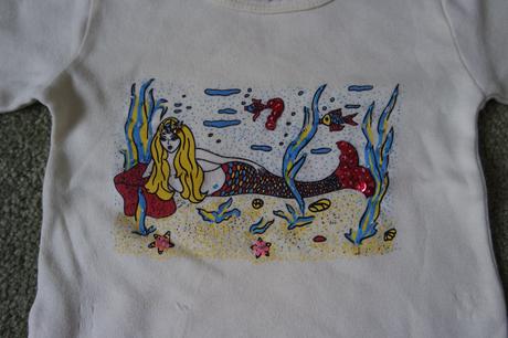 Dievčenské tričko, 92