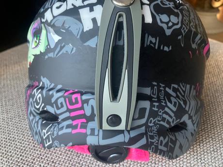 Prilba lyžiarska s okuliarmi, s