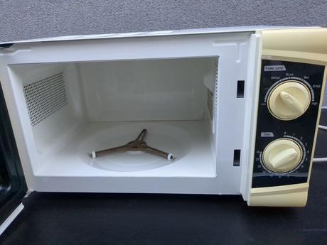 Mikrovlnka rohnson r-1715, 700w,