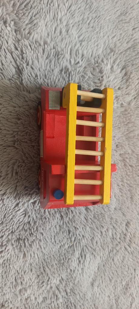 Drevené požiarnicke auto, 