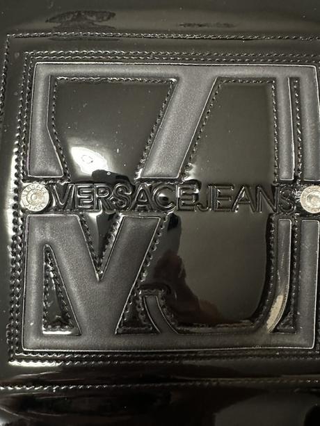 Veľká lakovaná mäkká kabelka zn. versace jeans, versace