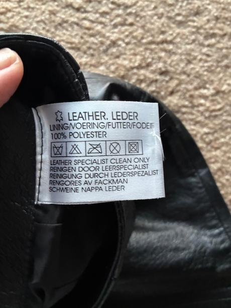 Kožená púzdrová sukňa vpredu s rozparkom na zips, m