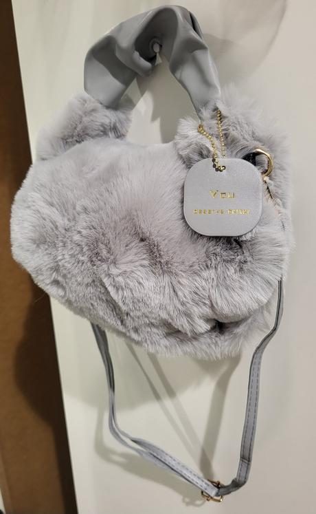 Kožušinková kabelka - sivá,