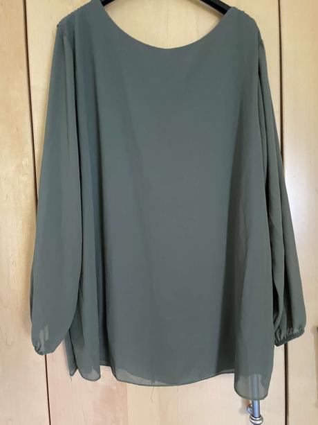 Dámska zelená blúzka vpredu plisovaná č.xxl, xxl