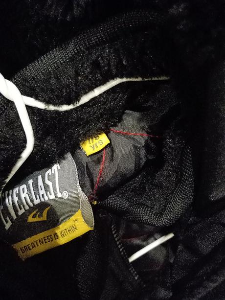 Zimna bunda zn. everlast s postovnym, 128