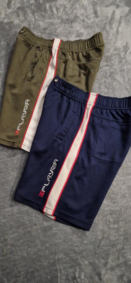 2 kraťasy, kenvelo,146