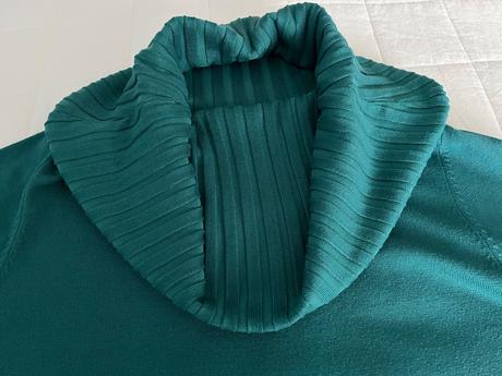 Smaragdovo-zelené šaty s rolákom, camaieu,l