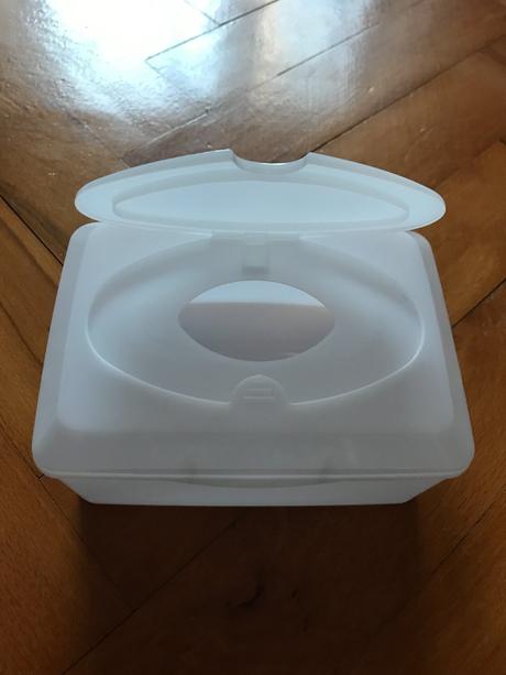 Plastový box na vlhčené obrúsky,