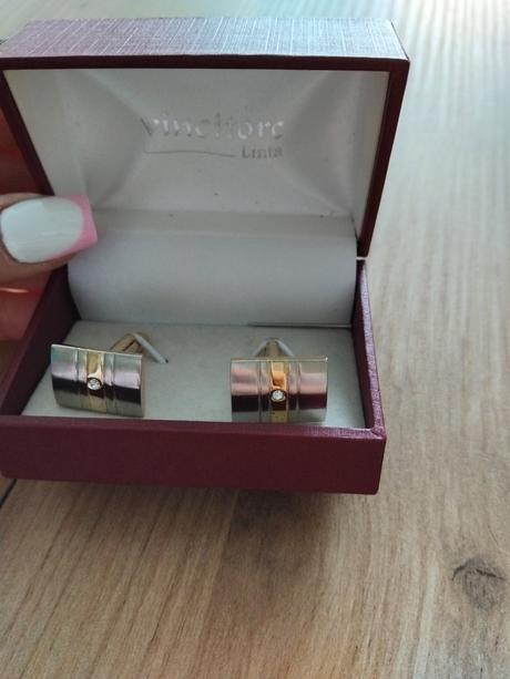 Manžetové gombíky, 