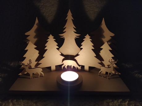 Drevený svietnik les, 