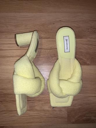 Froté šľapky, stradivarius,38