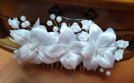 Ľalie do slávnostného účesu,