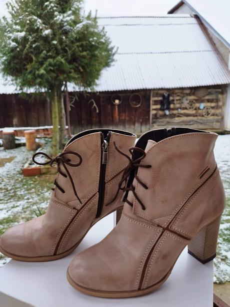 Nenosené kožené čižmy oteplené v.35,5, 35