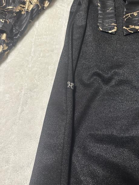 Nádherné čiernozlaté šaty zn. magenta, m / s