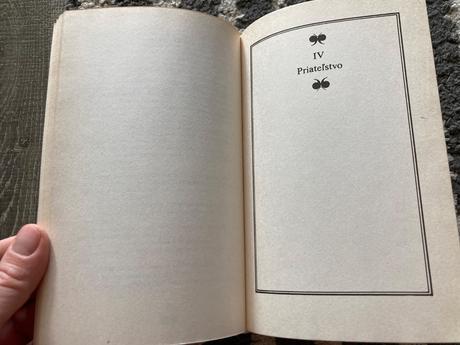 Dvaja živí a jeden mŕtvy-prvé vyd.1980, 