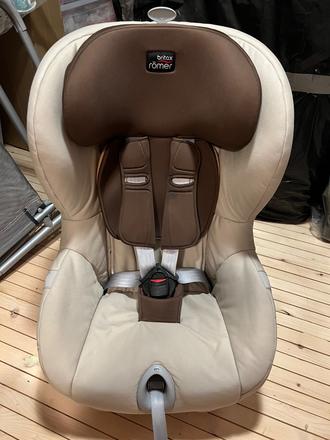 Autosedacka romer, römer