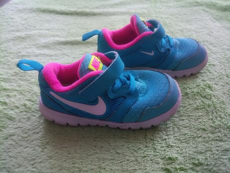 Lahucke letne tenisky, nike,25