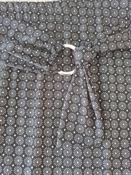 Sukňa s aplikáciou - nenosená, s