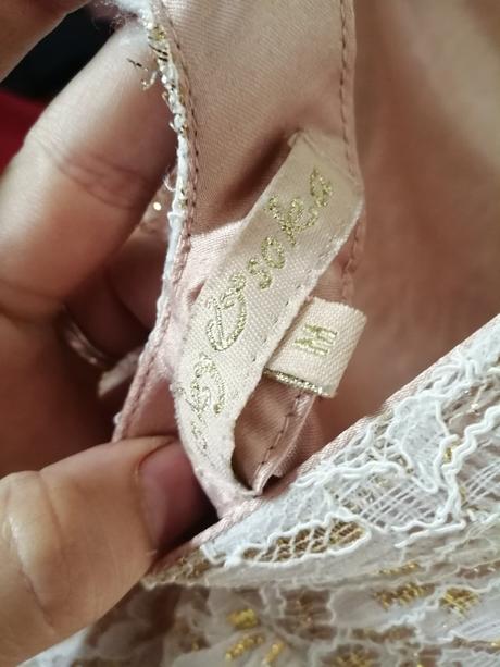 Čipkované šaty, s