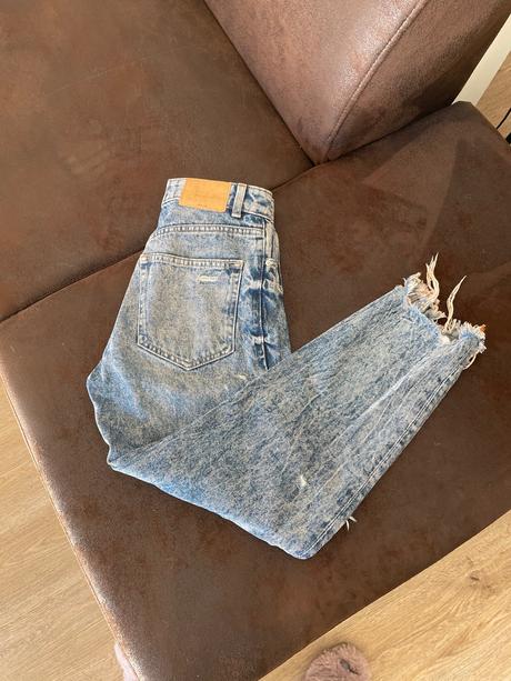 Dámske rifle, bershka,34