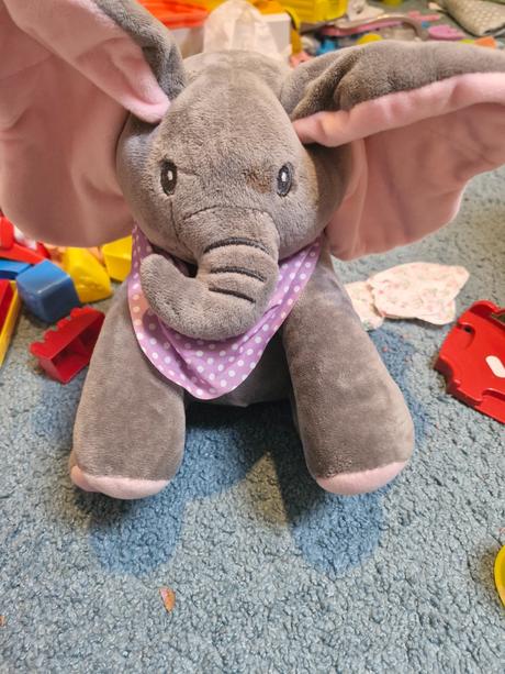 Plyšovy slonik, 
