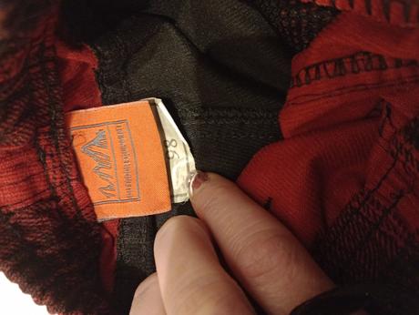 Turistické nohavice, 98