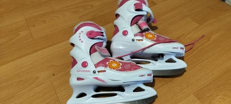 Dievčenské ľadové korčule, 31