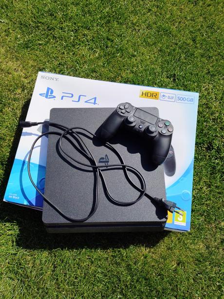 Ps4 slim, 